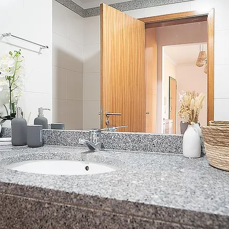 Aura Serena By Lovelystay Apartment